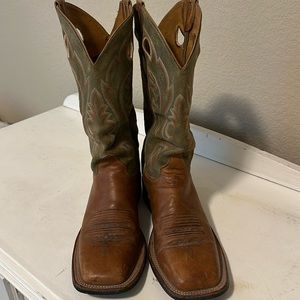 Men’s Justin Cowboy boots - size 9